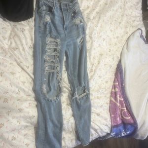 American eagle mom jeans !